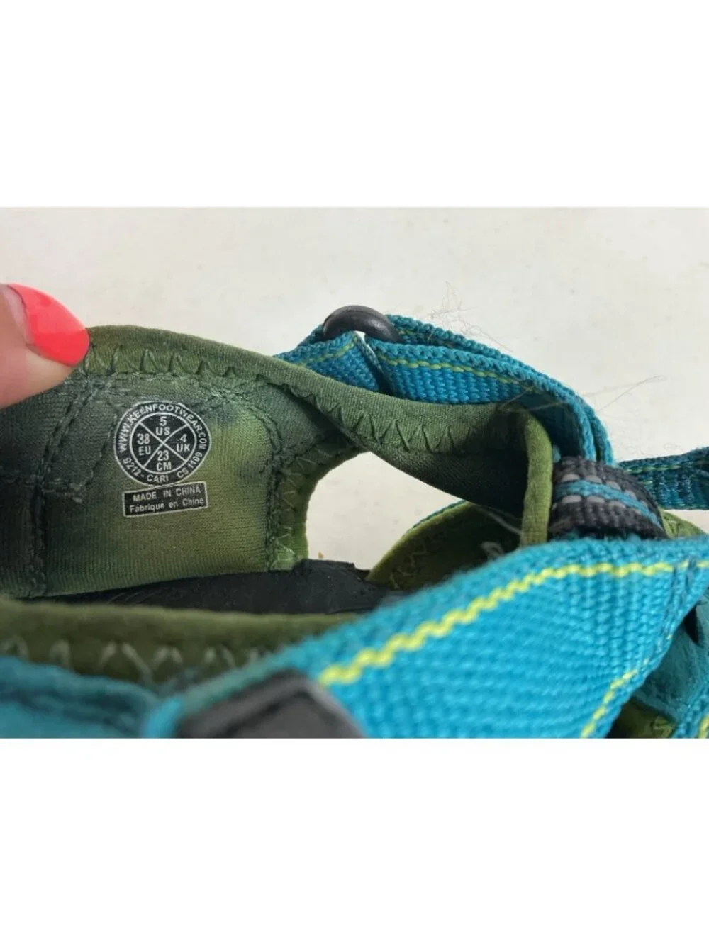 Keen Seacamp Sandals Closed Toe Big Kids Size 5